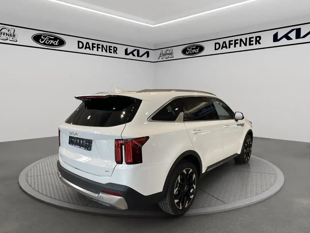 Kia Sorento - Thumbnail 6