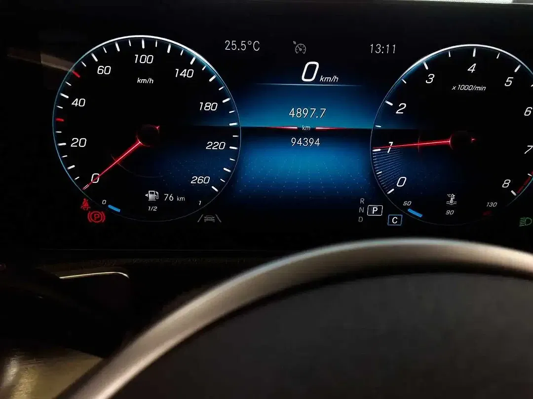 Mercedes-Benz GLB 200 - Thumbnail 11