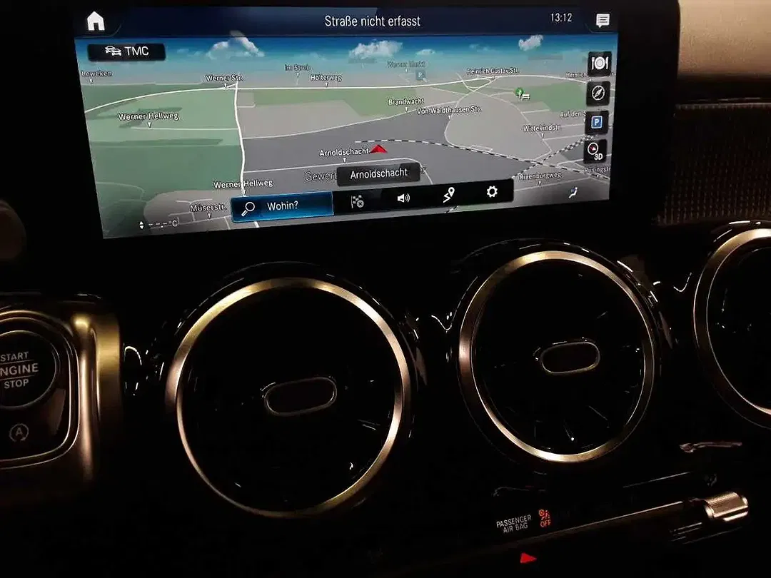 Mercedes-Benz GLB 200 - Thumbnail 12