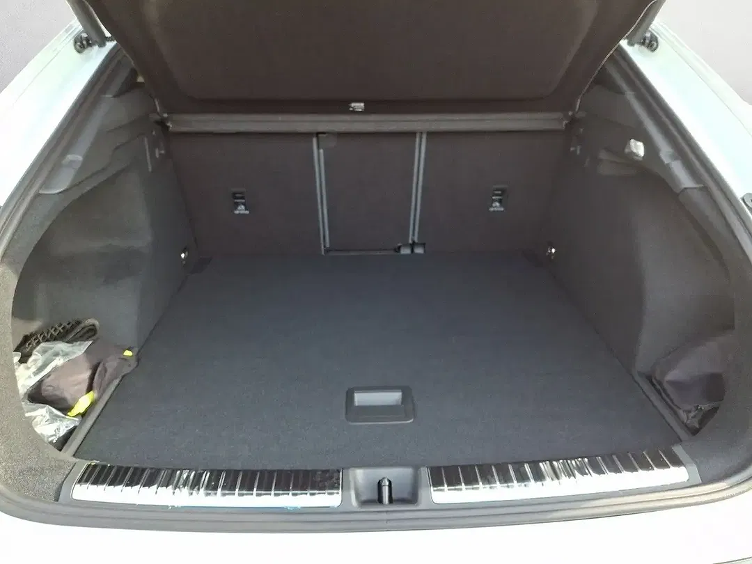 Audi Q3 - Thumbnail 9