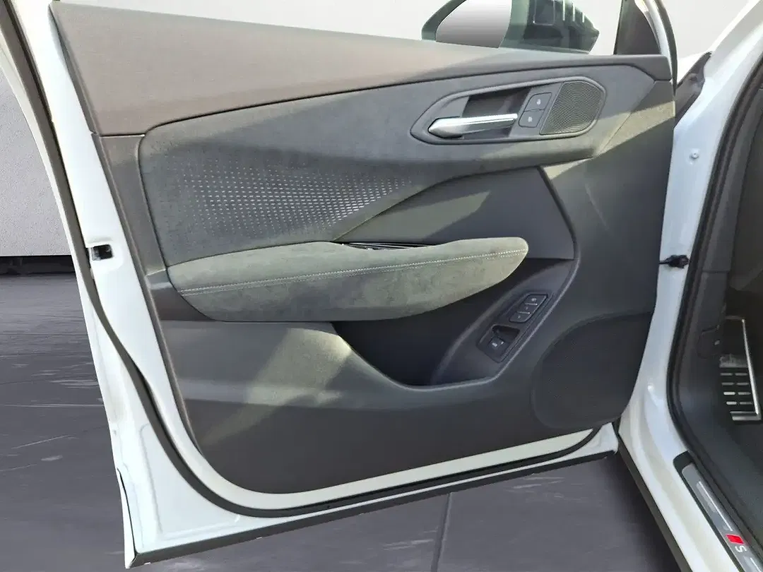 Audi Q3 - Thumbnail 10