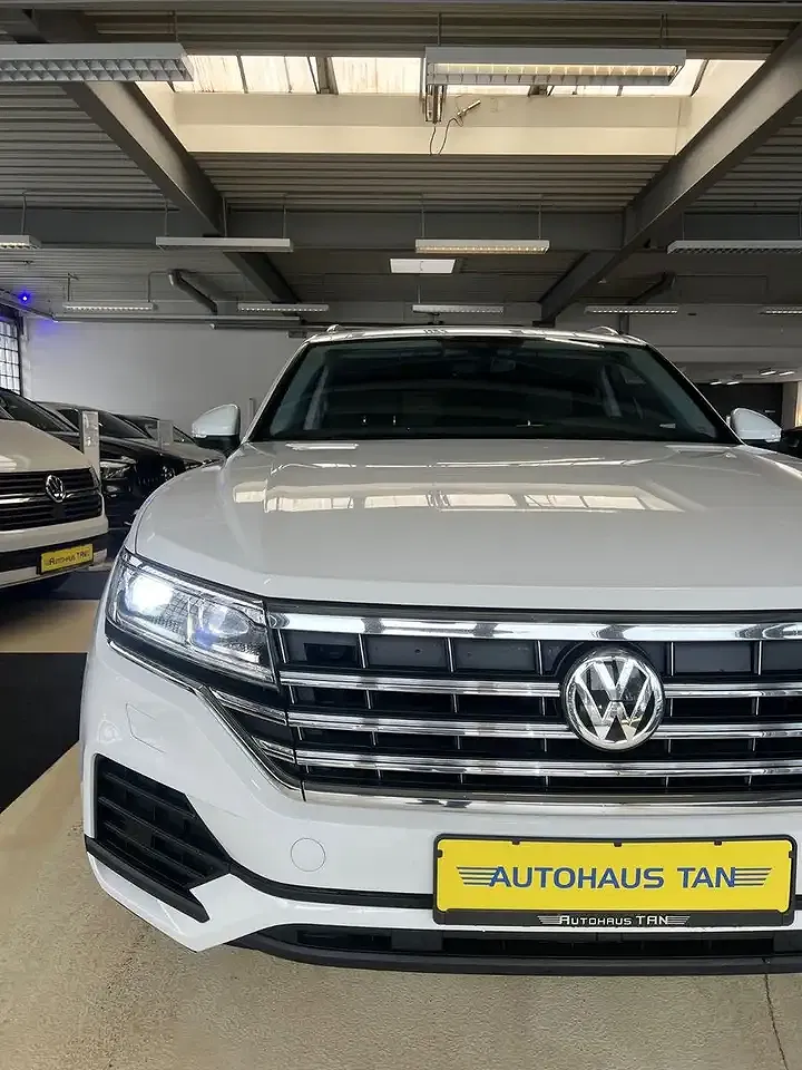 Volkswagen Touareg - Thumbnail 10