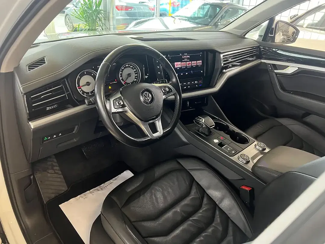 Volkswagen Touareg - Thumbnail 12