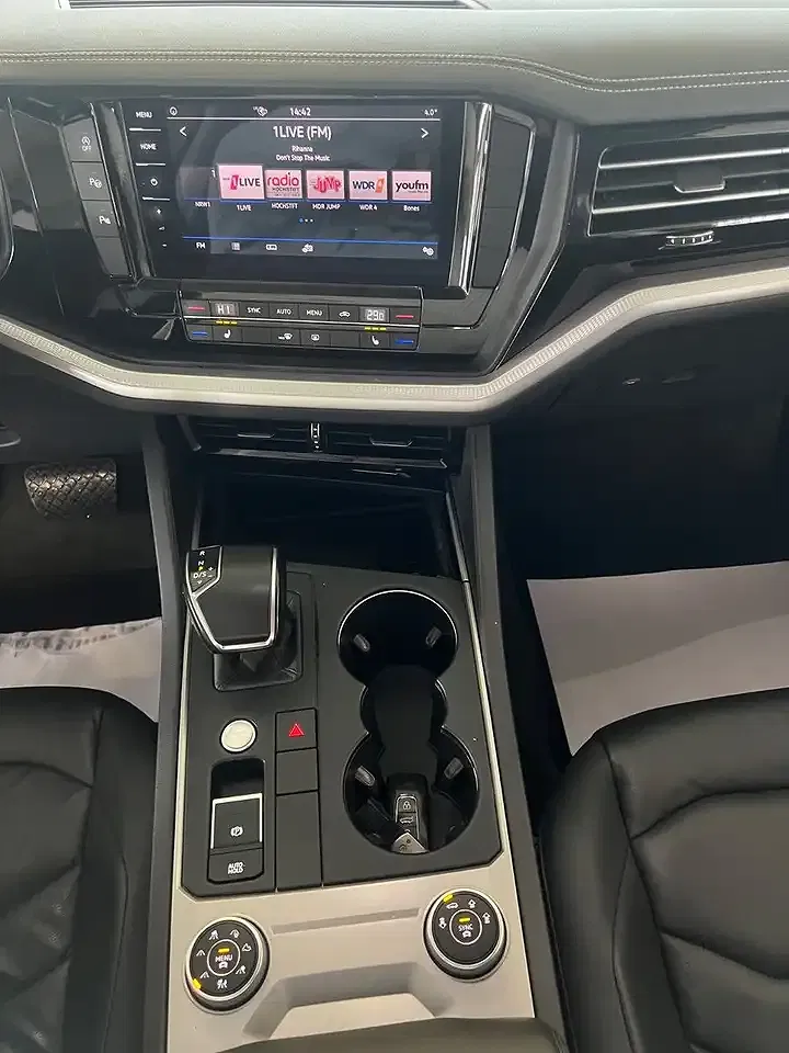 Volkswagen Touareg - Thumbnail 13