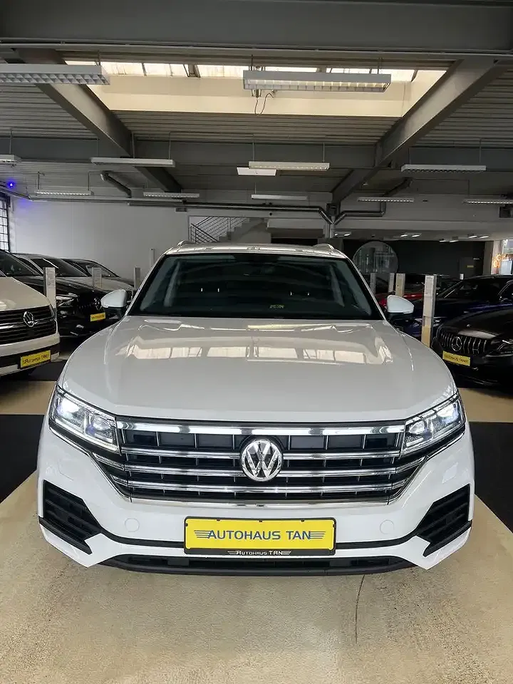 Volkswagen Touareg - Thumbnail 2