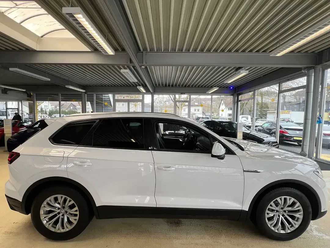 Volkswagen Touareg - Thumbnail 8