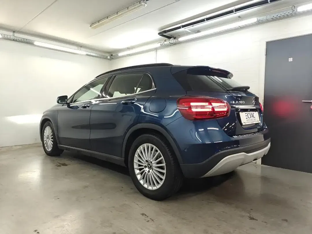 Mercedes-Benz GLA 180 - Thumbnail 10