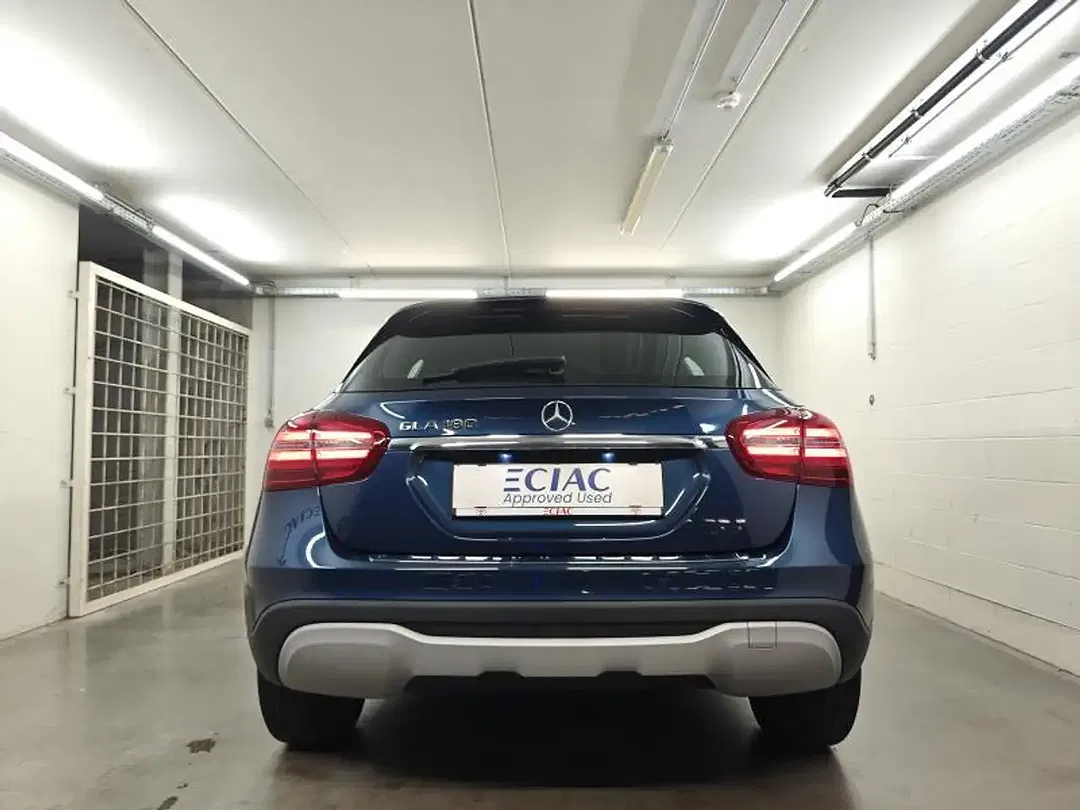 Mercedes-Benz GLA 180 - Thumbnail 11