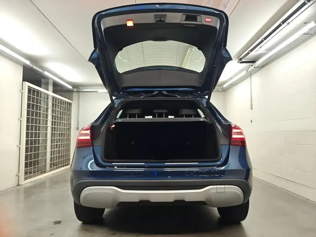 Mercedes-Benz GLA 180 - Thumbnail 12