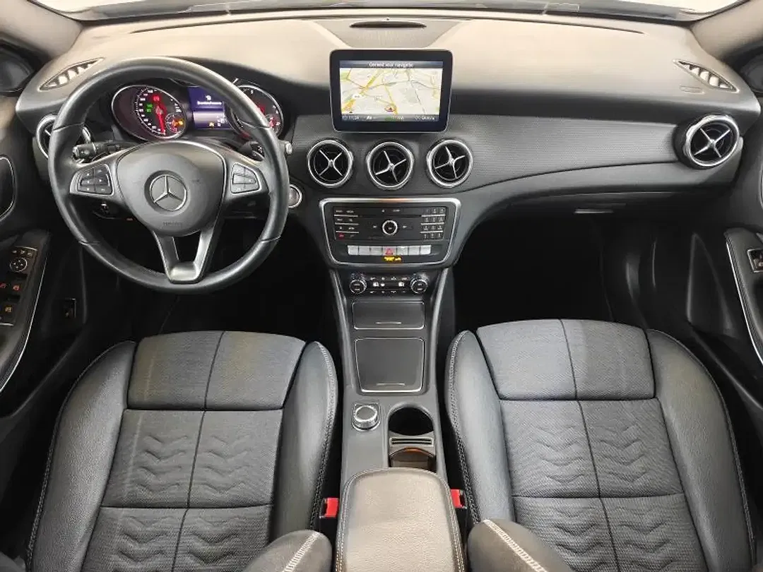 Mercedes-Benz GLA 180 - Thumbnail 9