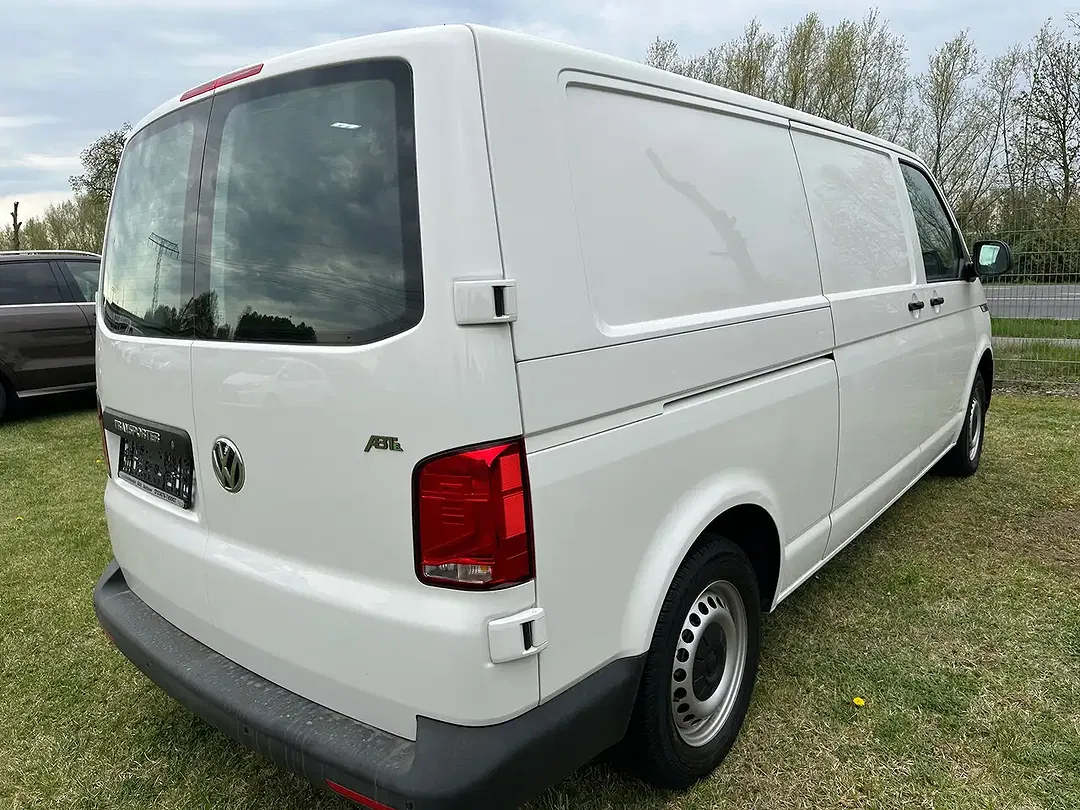 Volkswagen Transporter - Thumbnail 3