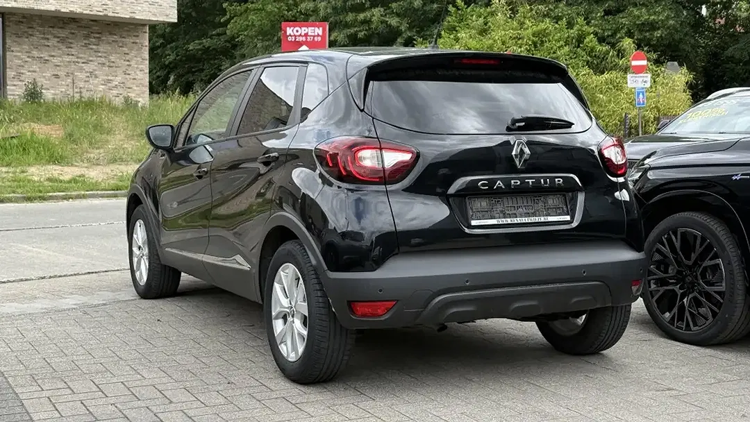 Renault Captur - Thumbnail 3