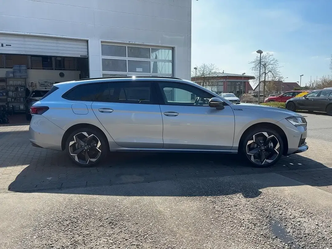 Skoda Superb - Thumbnail 6