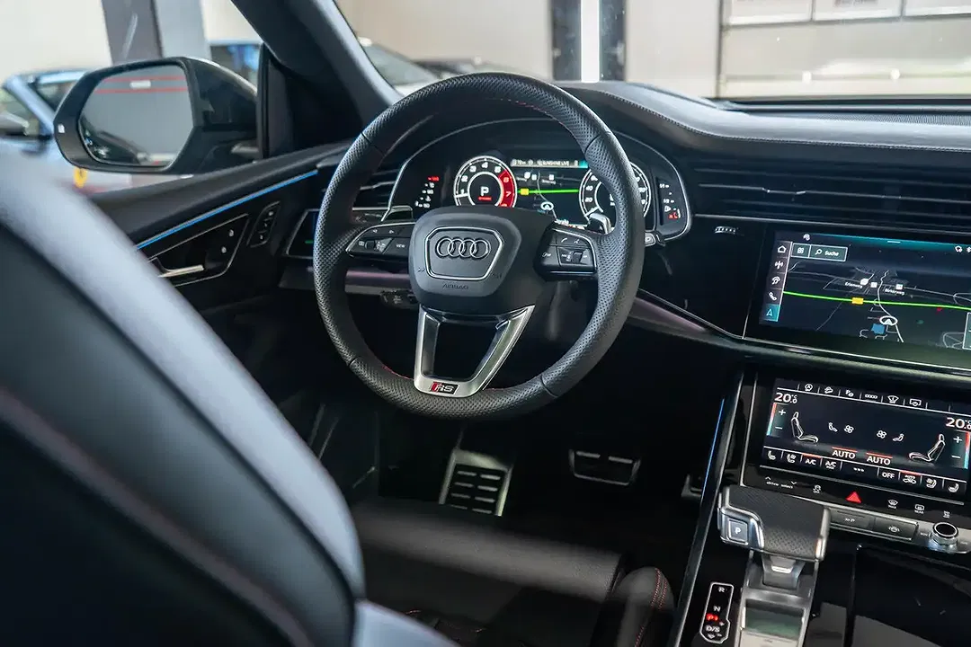 Audi RS Q8 - Thumbnail 24