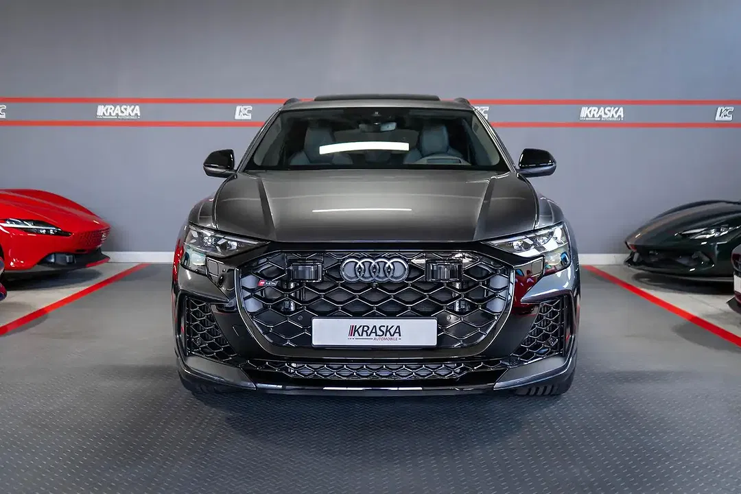 Audi RS Q8 - Thumbnail 6