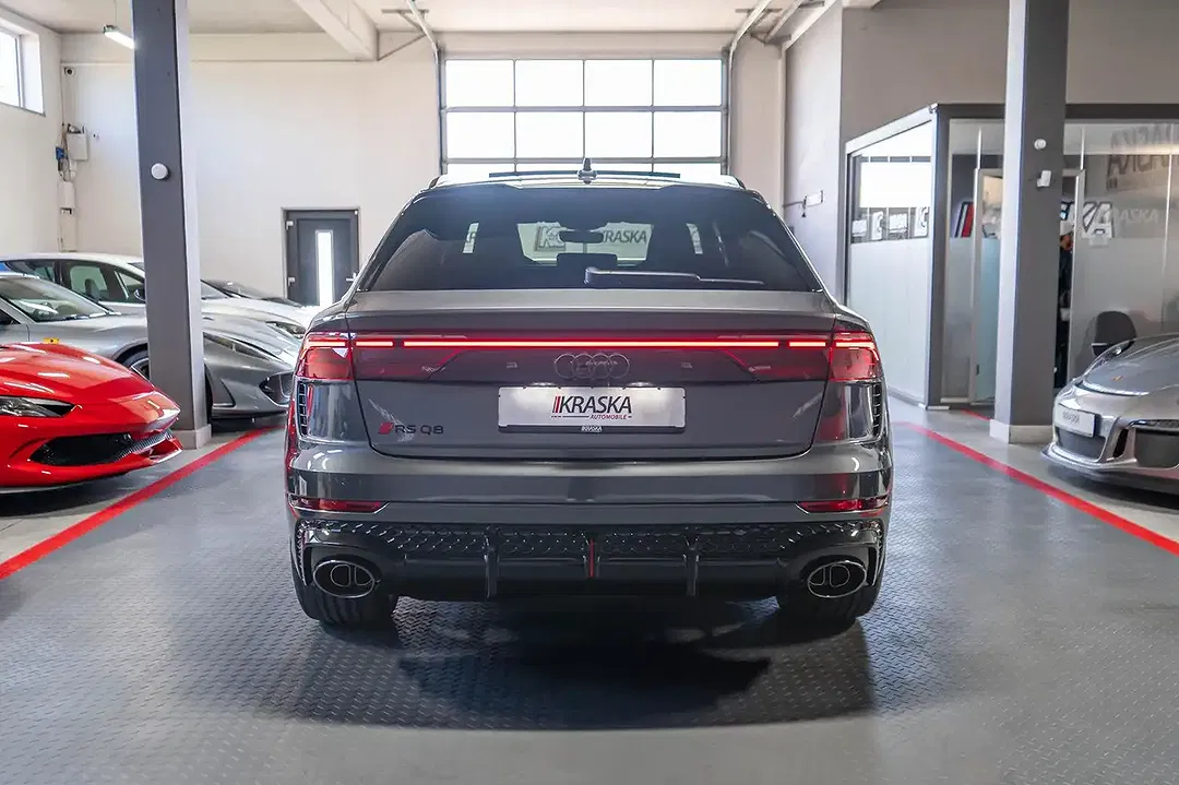 Audi RS Q8 - Thumbnail 9