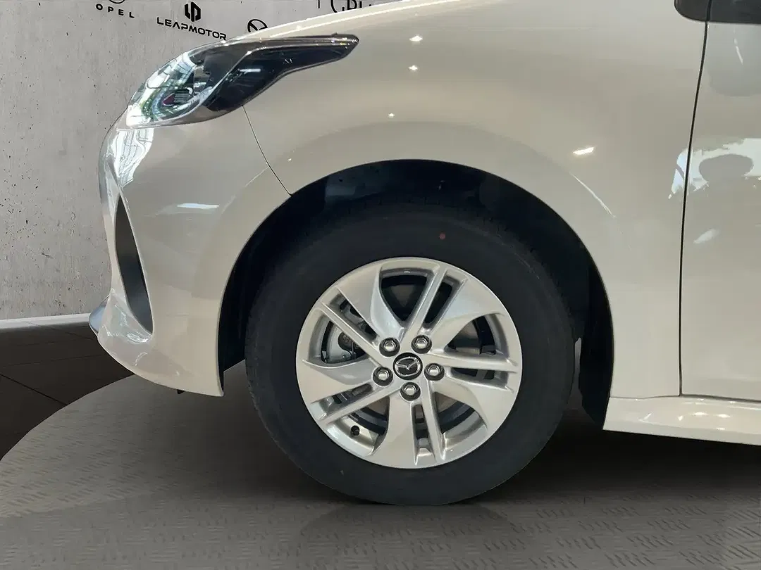 Mazda 2 - Thumbnail 5