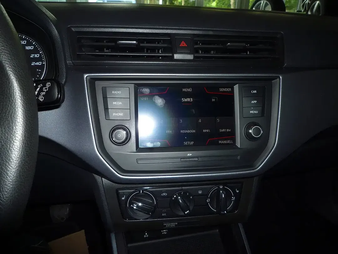 SEAT Arona - Thumbnail 11