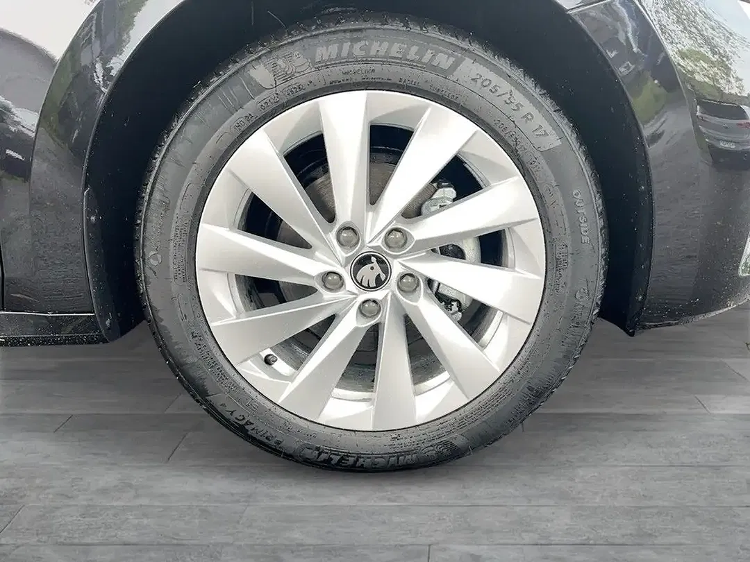 Skoda Octavia - Thumbnail 7