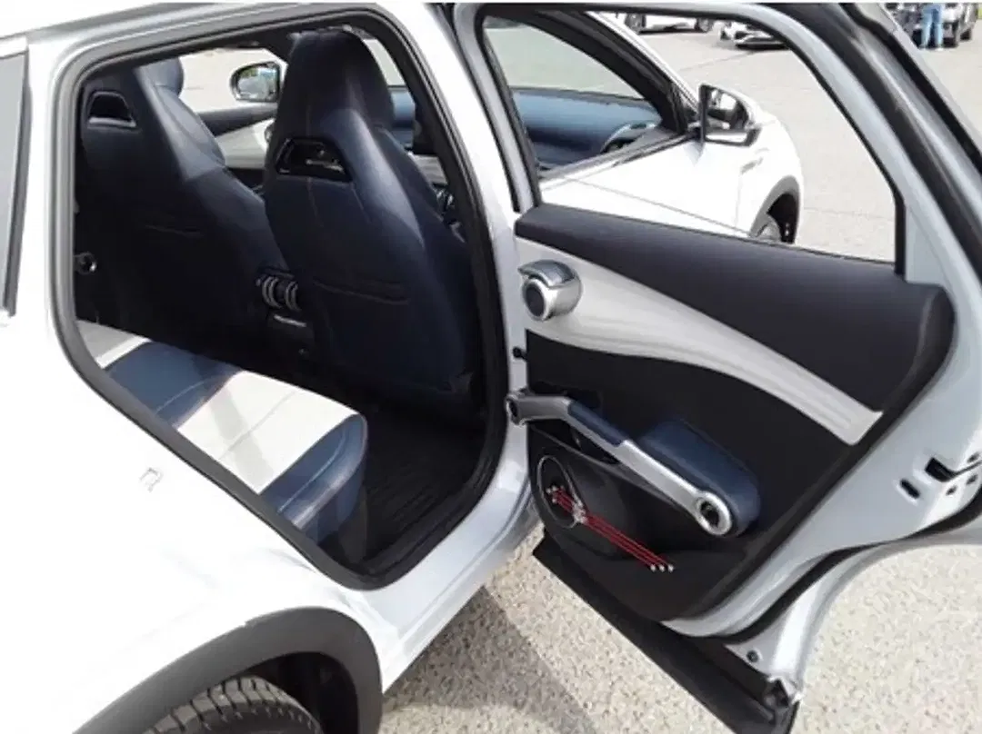 BYD Atto 3 - Thumbnail 6