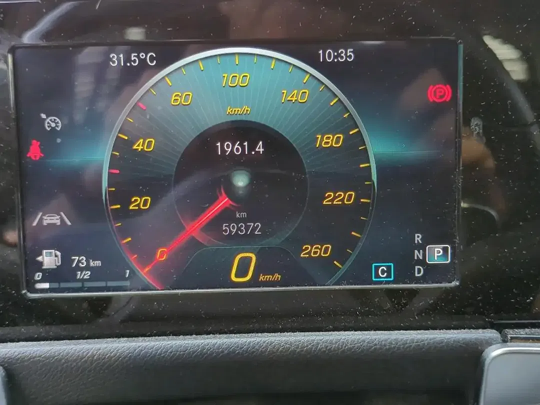 Mercedes-Benz GLB 200 - Thumbnail 6