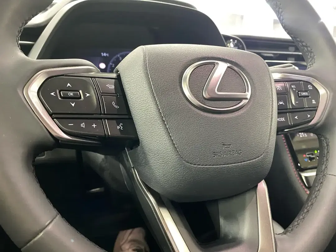 Lexus LBX - Thumbnail 6
