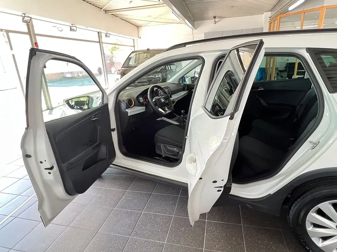 SEAT Arona - Thumbnail 12