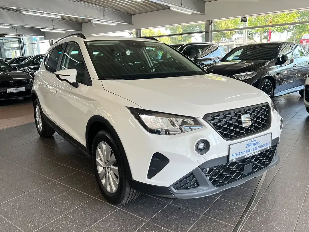 SEAT Arona - Thumbnail 2
