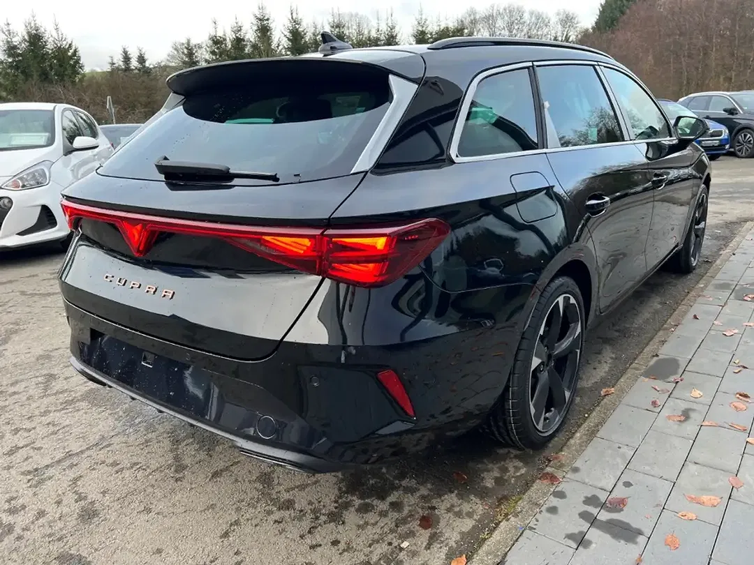 CUPRA Leon - Thumbnail 4
