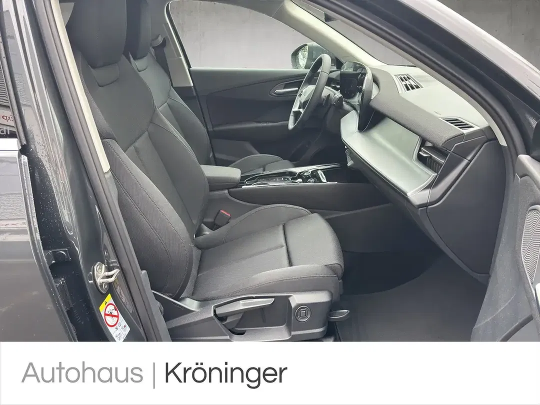 Audi Q3 - Thumbnail 9