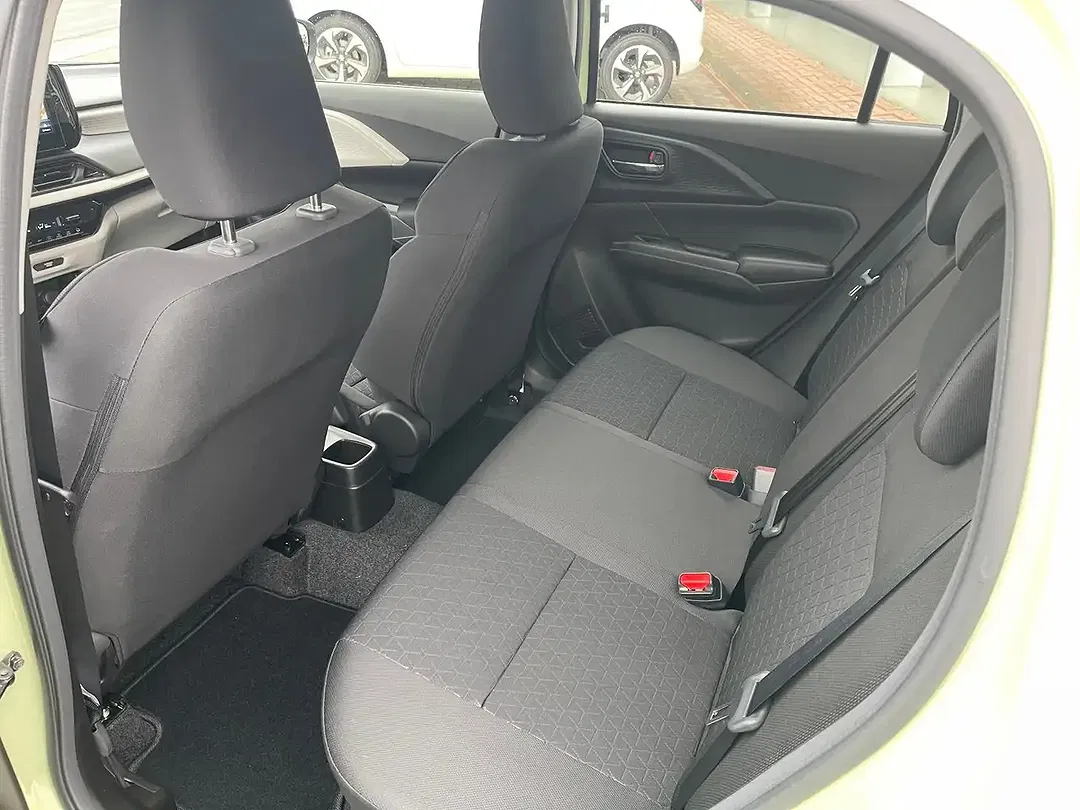Suzuki Swift - Thumbnail 11