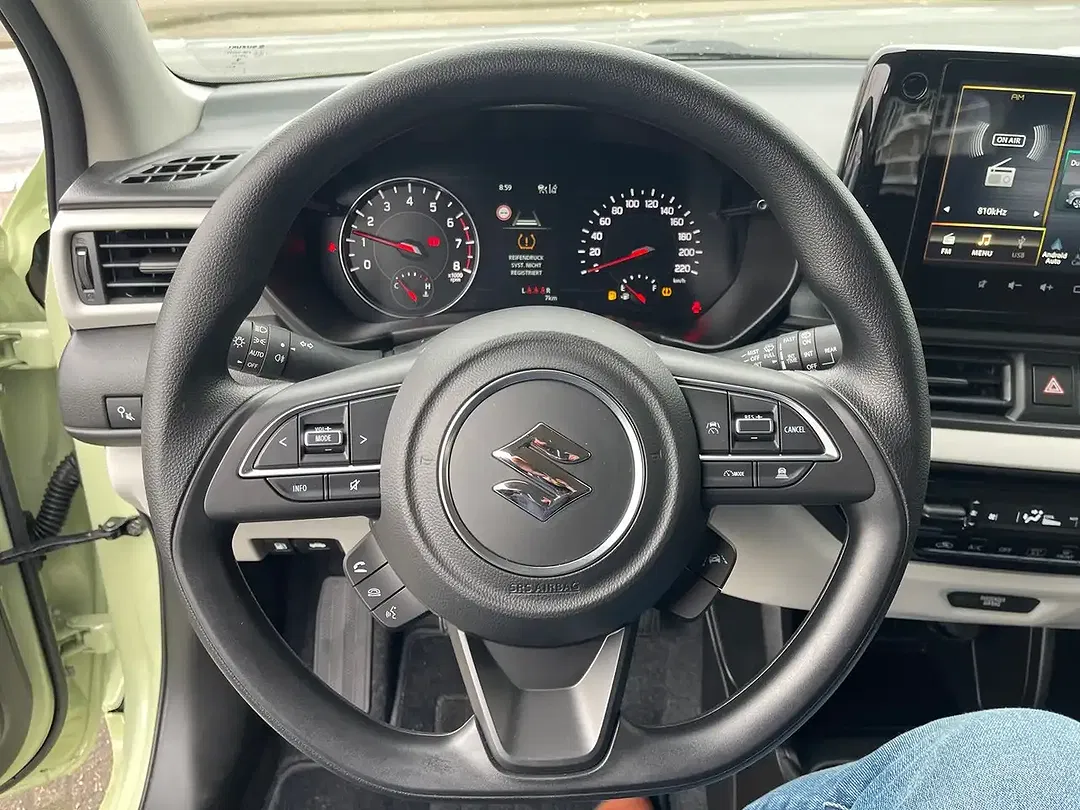 Suzuki Swift - Thumbnail 14