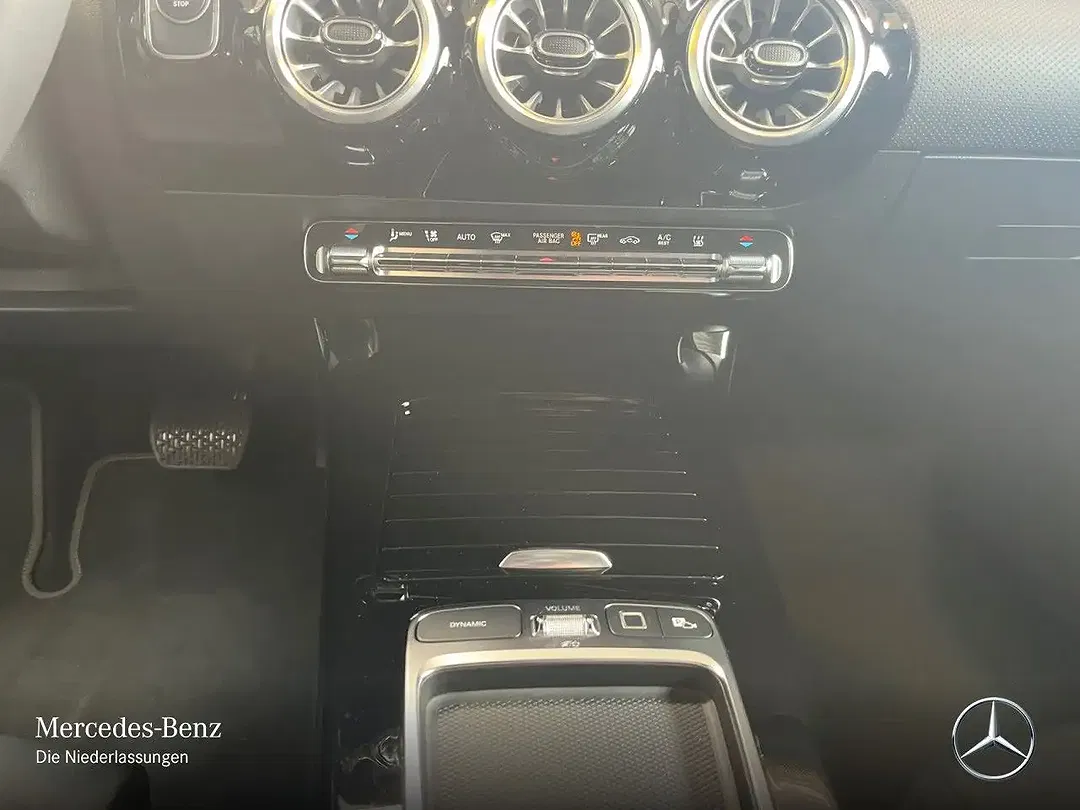Mercedes-Benz A 250 - Thumbnail 14