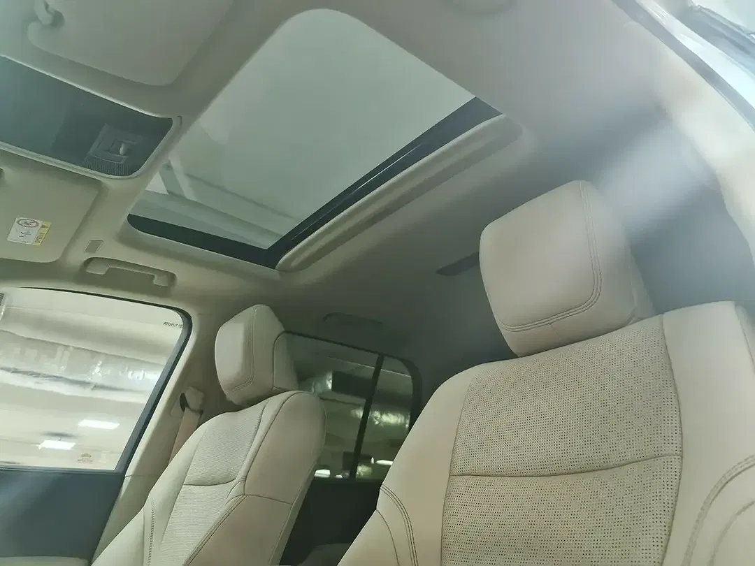 Toyota Land Cruiser - Thumbnail 11