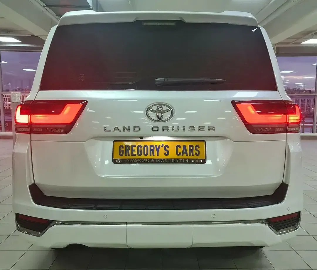 Toyota Land Cruiser - Thumbnail 6