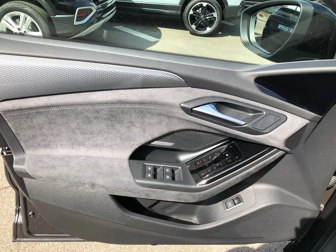 Audi A6 e-tron - Thumbnail 13