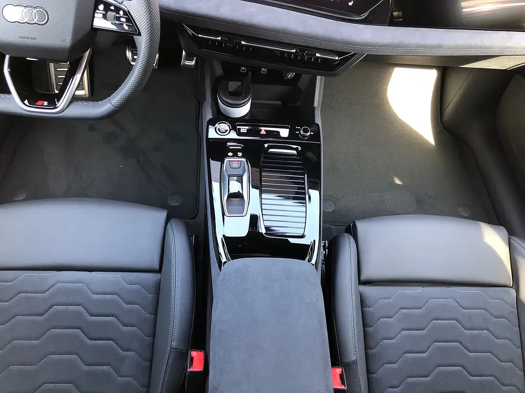 Audi A6 e-tron - Thumbnail 7