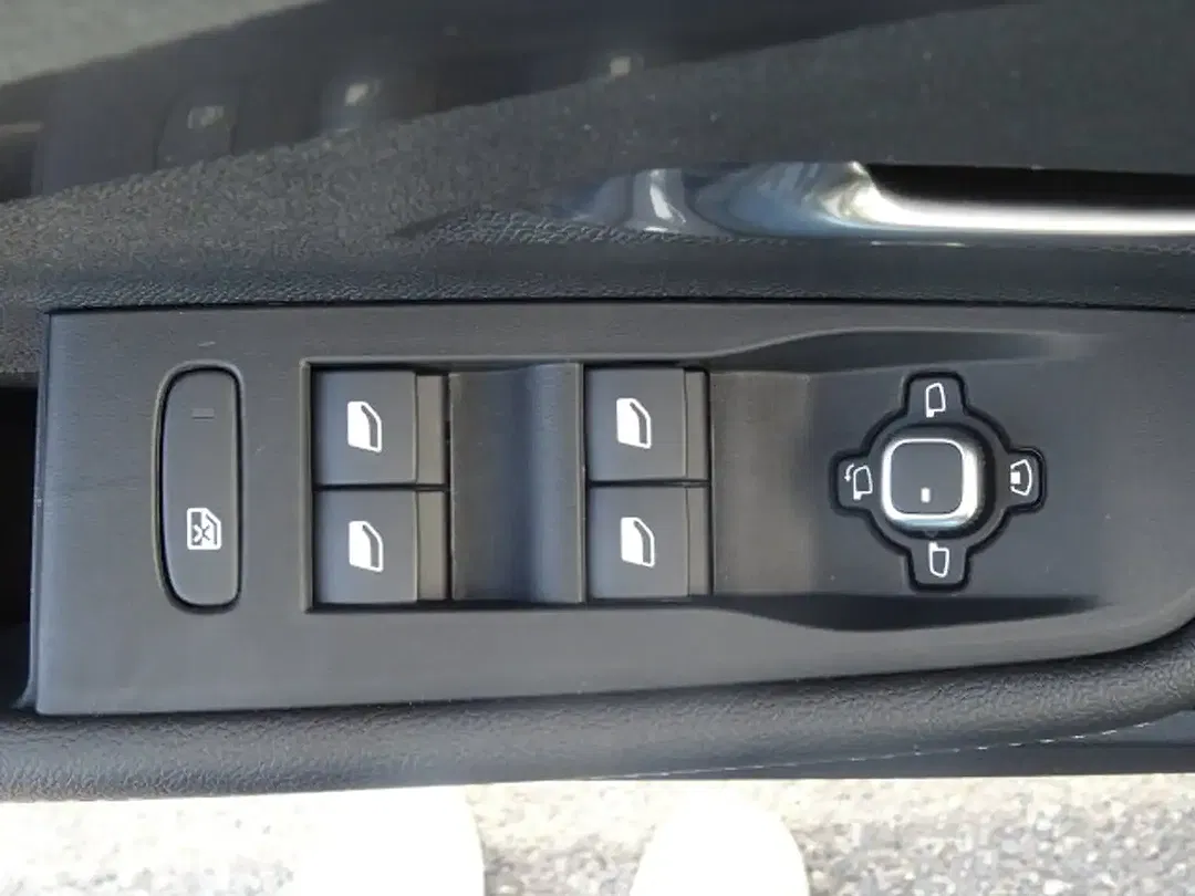 Opel Astra - Thumbnail 9