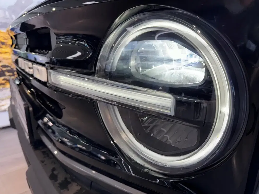 Ford Bronco - Thumbnail 7
