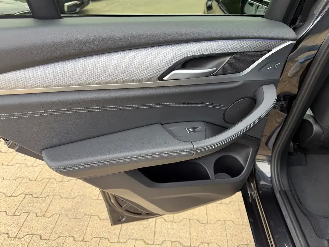 BMW X4 - Thumbnail 15