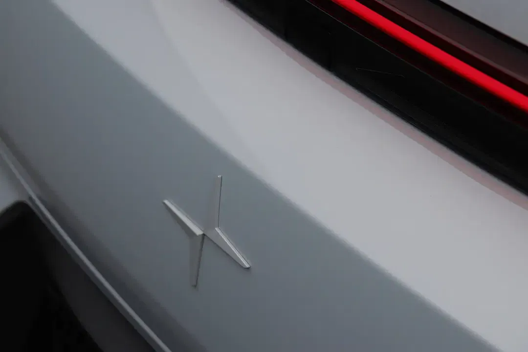 Polestar 4 - Thumbnail 11
