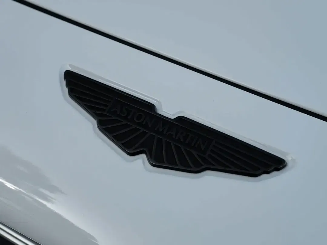 Aston Martin DBX - Thumbnail 11