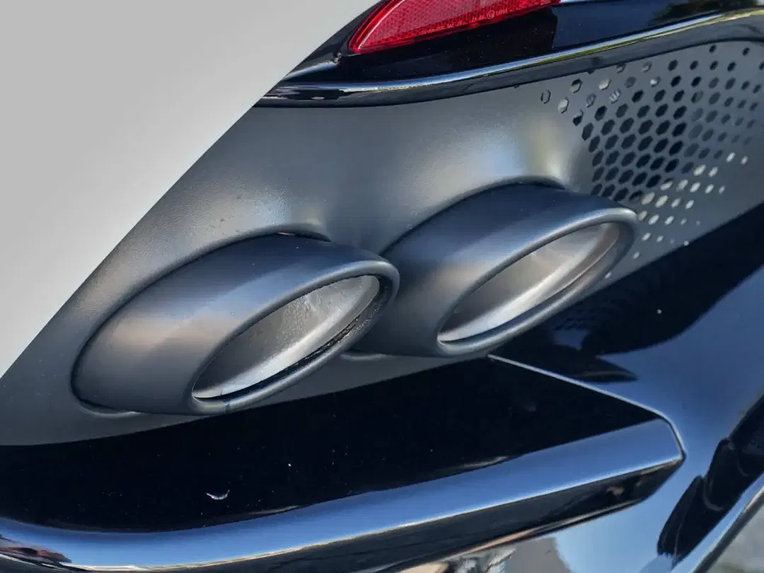 Aston Martin DBX - Thumbnail 14