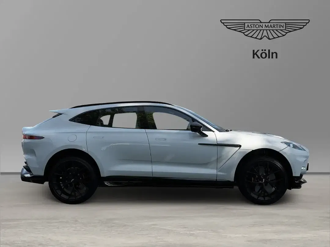 Aston Martin DBX - Thumbnail 3