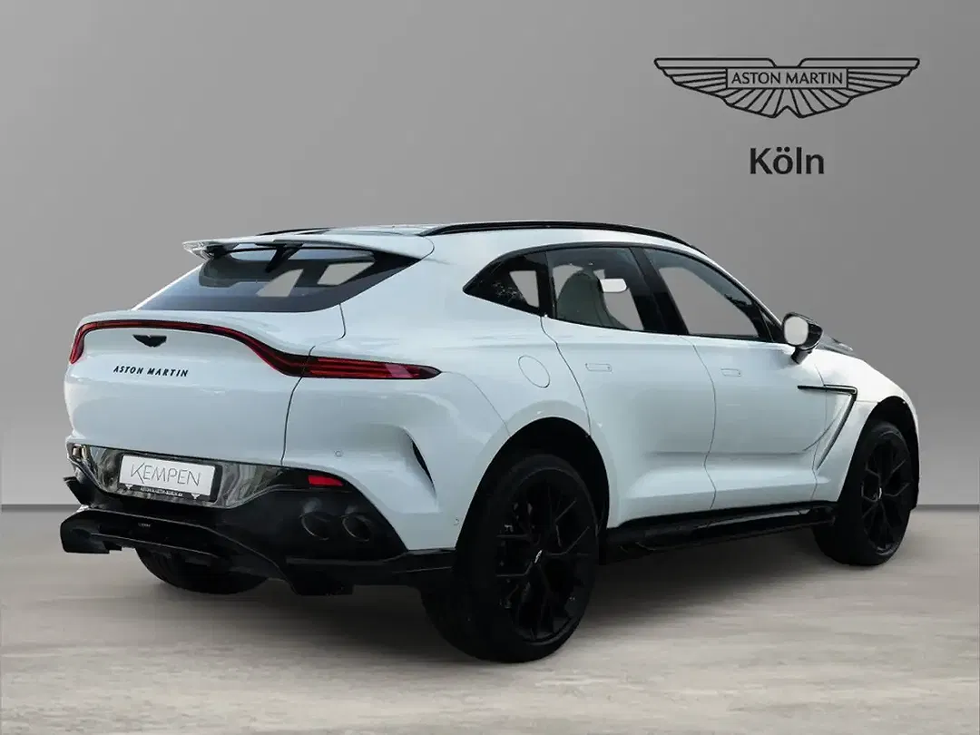 Aston Martin DBX - Thumbnail 4