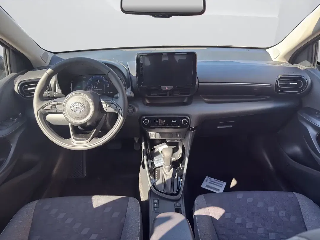 Toyota Yaris - Thumbnail 13