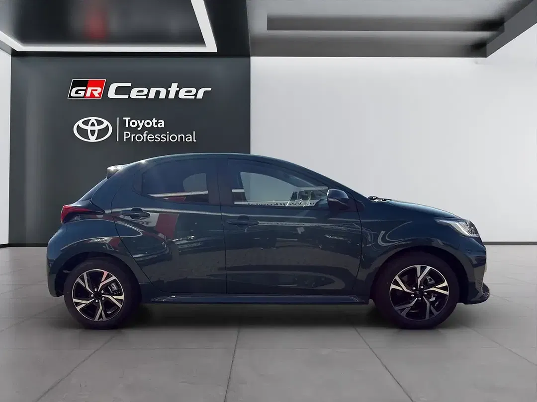 Toyota Yaris - Thumbnail 6