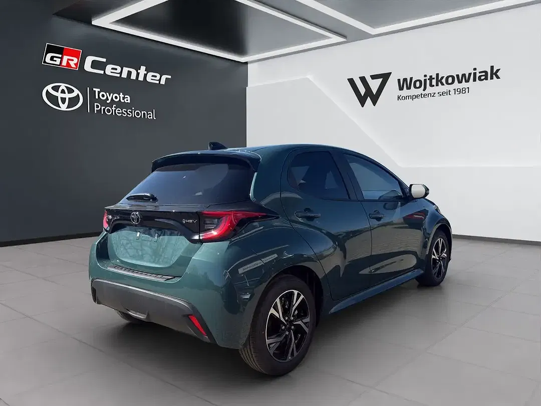 Toyota Yaris - Thumbnail 7