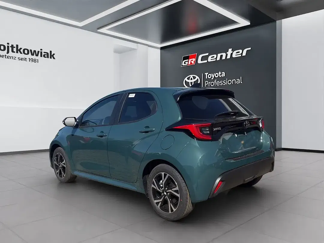 Toyota Yaris - Thumbnail 9