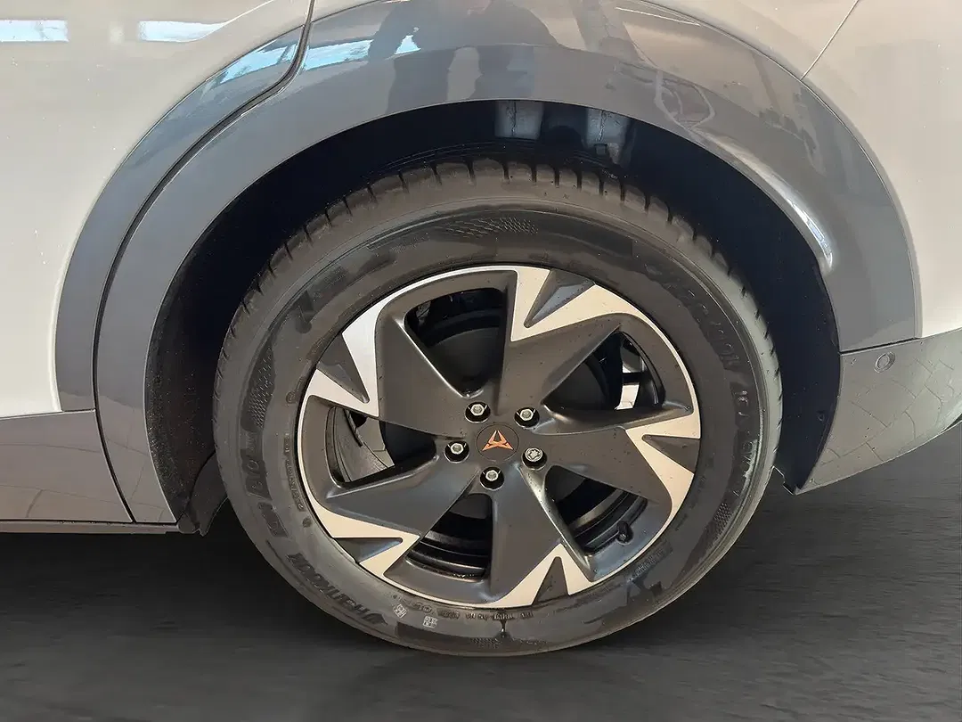 CUPRA Tavascan - Thumbnail 10